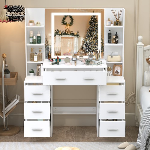 White dressing table with - dressing,